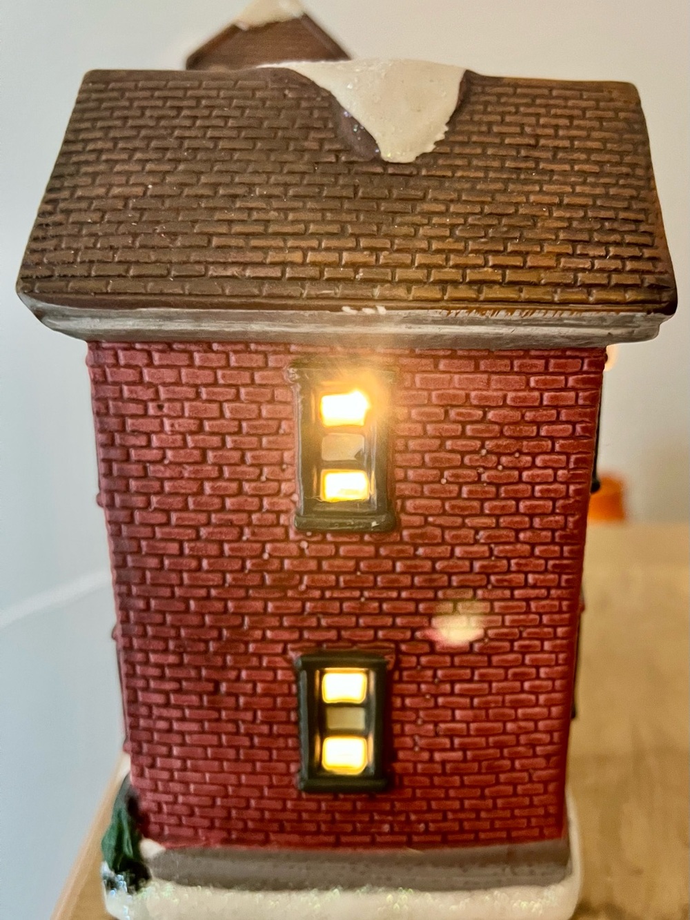 VTG, Holiday Lighted Porcelain Brick Library House Christmas Village Corded/Box